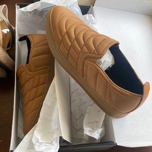 Alfani slip on brown 7.5